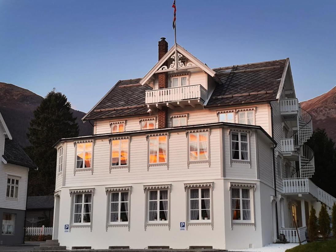Sylte Hotell, Valldal Luaran gambar